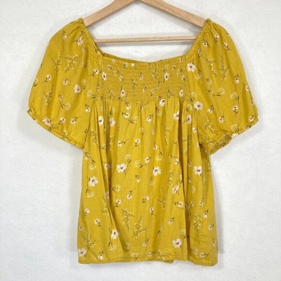 Old Navy Smocked Yoke Floral Print Short Sleeve Swing Top Med - Picture 1 of 4